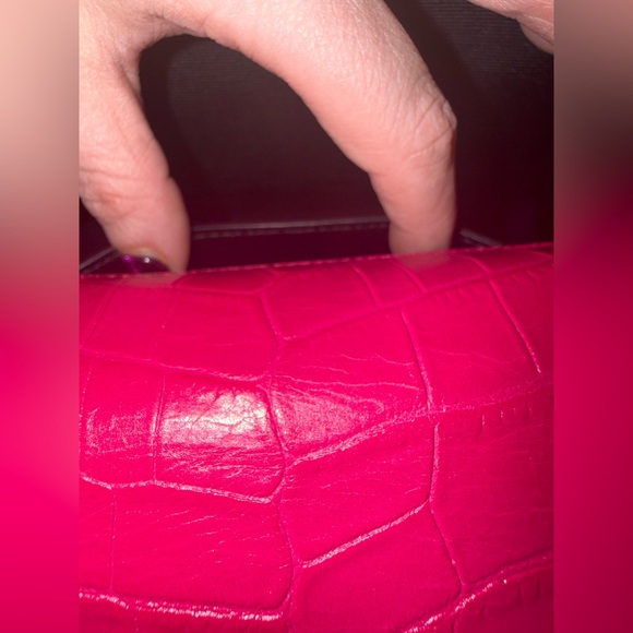 YSL Calfskin Croc Embossed Medium Classic Monogram Kate Tassel Fuchsia - Picture 12 of 13